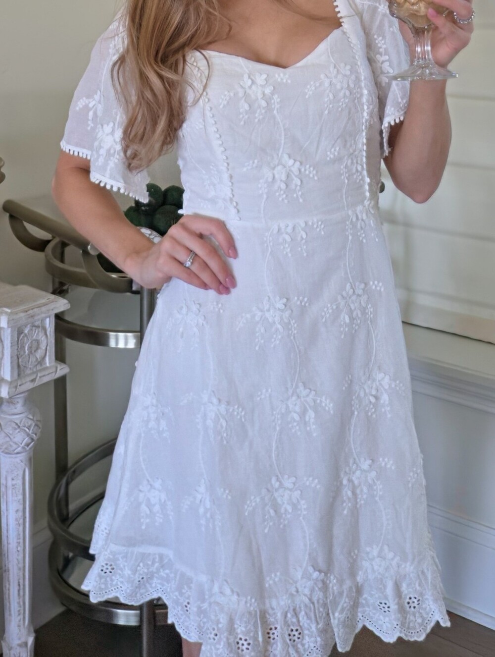 Lulu's XS White Embroidered Dress